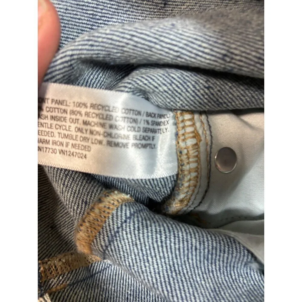 NWT Wild Fable High Rise Denim Blue Jean Shorts Distressed Cut Off Y2K Size 6 - Picture 7 of 7